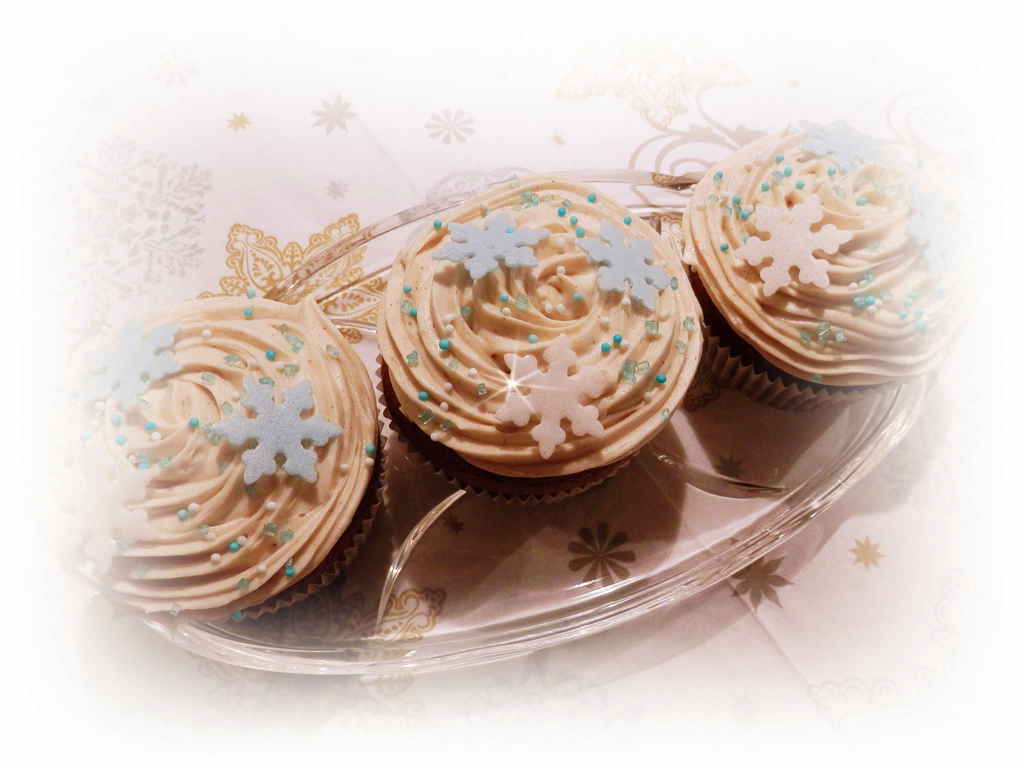 Zimt-Mandel-Cupcakes von Crazy Cakeria mit White Chocolate-Zimt-Frosting