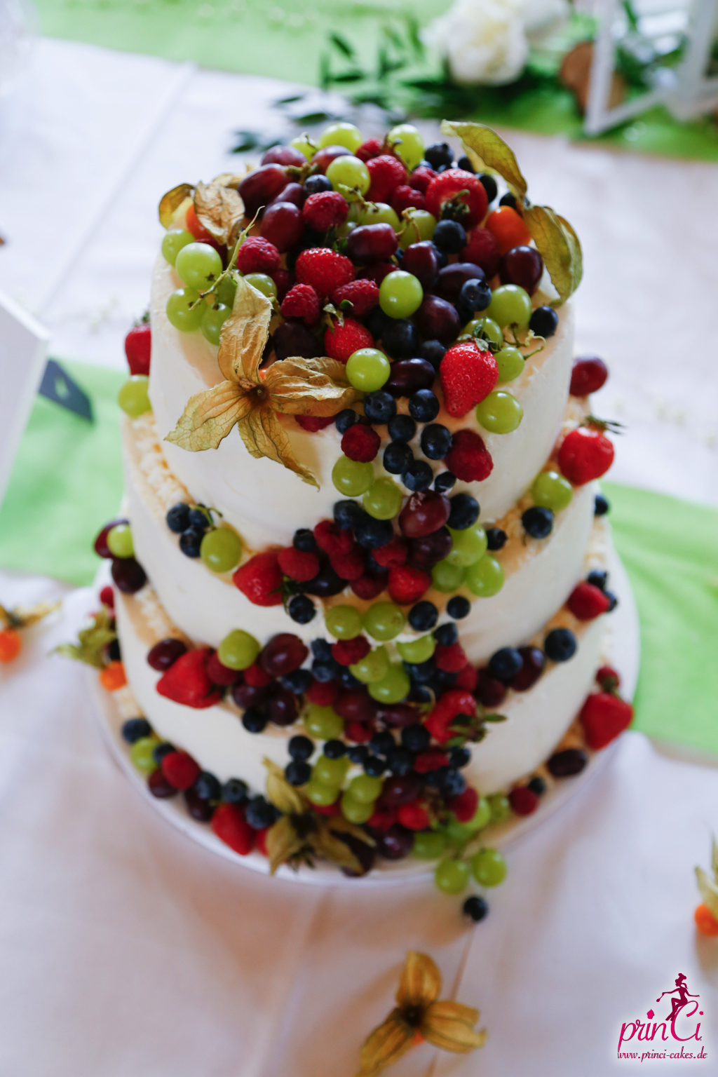 Hochzeitstorte mit Früchten | prinCi Cakes
