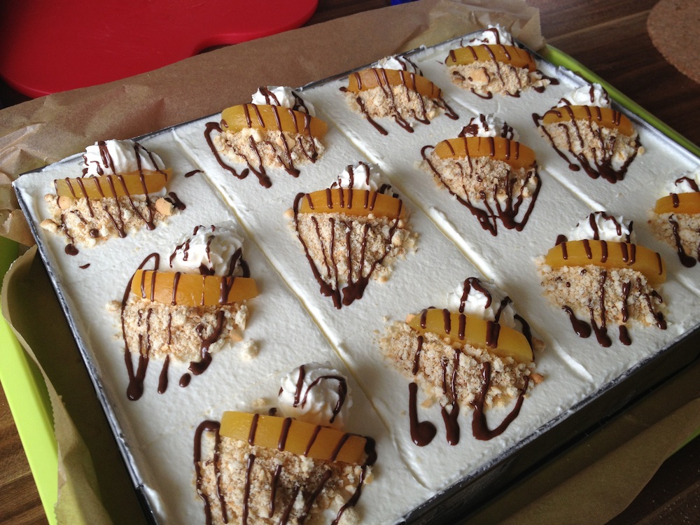 BackWahn: Aprikosen-Nuss-Schnitten | prinCi Cakes
