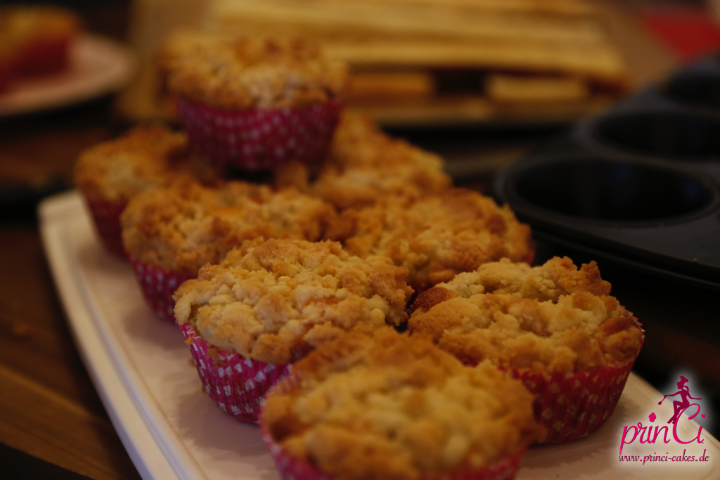 Rhabarber Streusel Muffins | prinCi Cakes